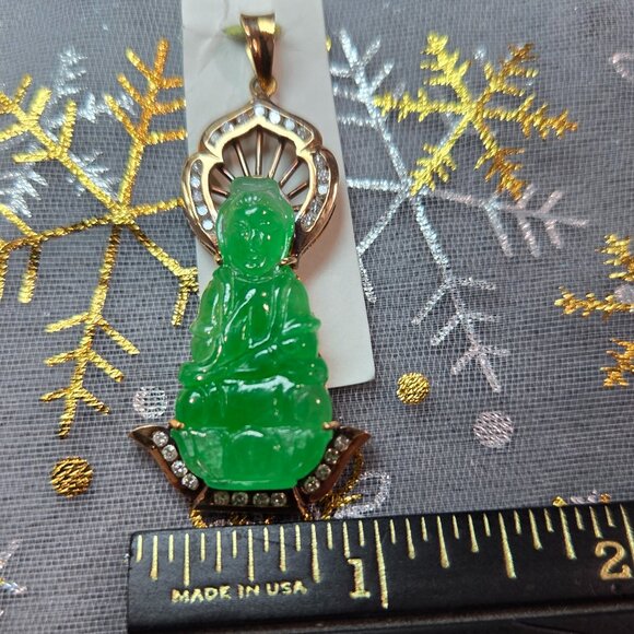 Goddess of Compassion Jade Pendant – 18K Gold & Diamond Accent - Picture 11 of 11